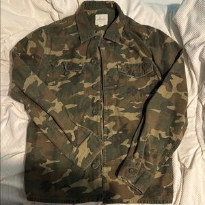 American Eagle men’s camo print jacket